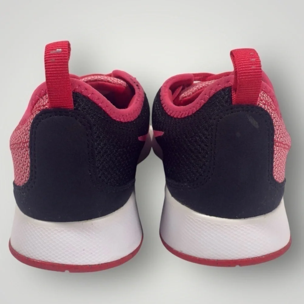 Girls Nike Dualtone Racer size 7Y